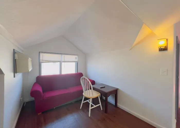 Shore Beach Houses - 52 - 403 Porter Avenue